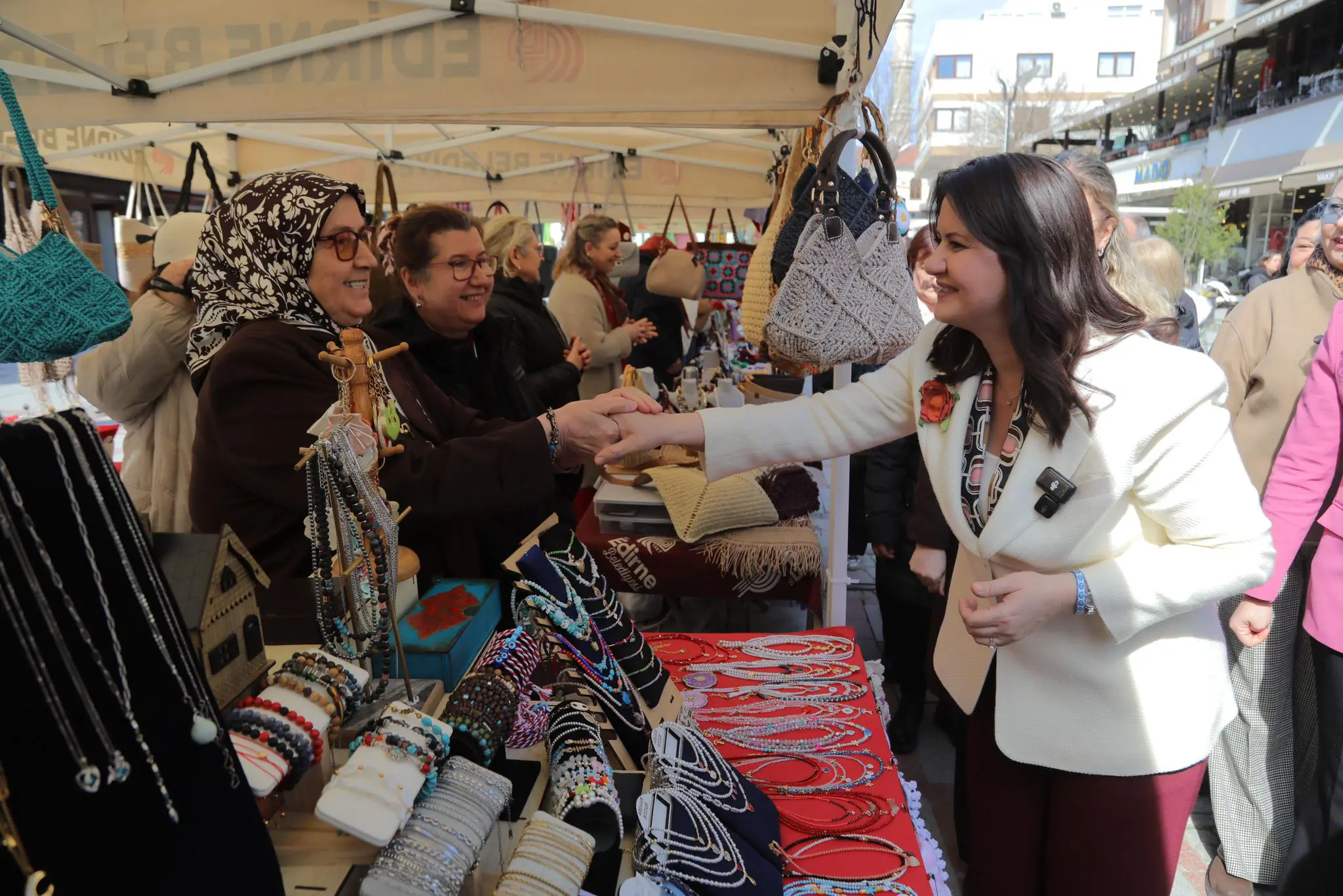 EDİRNE BELEDİYESİ YENİİMARET KADIN MERKEZİ KADINLAR GÜNÜ’NDE HİZMETE AÇILDI galeri görseli